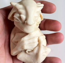 Baby Drogon. Un proyecto de Diseño de personajes, Escultura y Diseño de juguetes de Manuel Barroso Parejo - 09-09-2013
