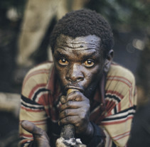 VICE NEWS · Forced Out of the Forest: The Lost Tribe of Uganda. Un proyecto de Fotografía, Vídeo y Televisión de Tomás  Benito - 02-06-2015